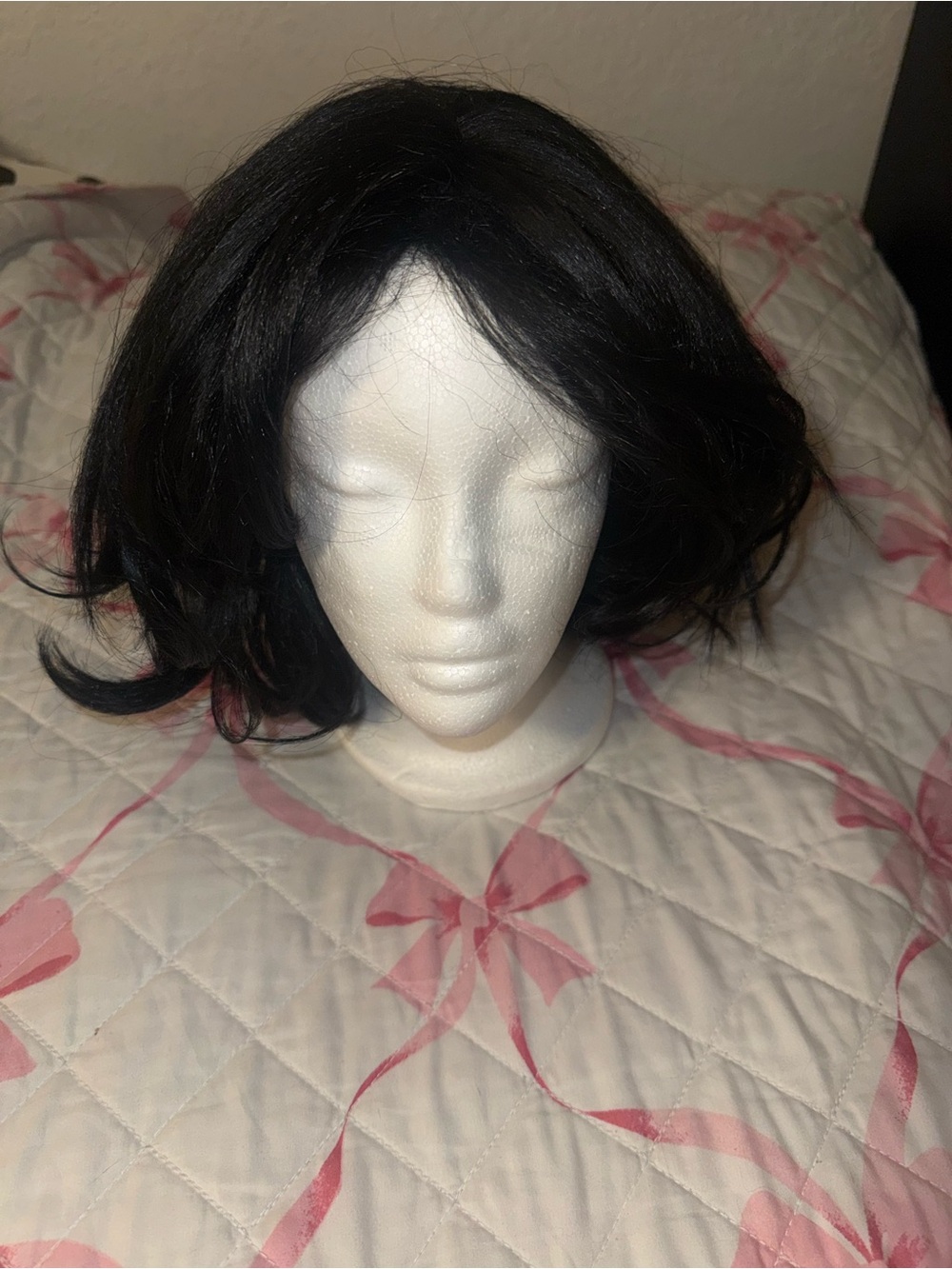 Black Short Layered Women's Wig - Classic Style